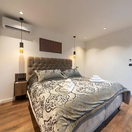 Smart Home, A Location, Heated Pool - Saya Excelsior Villa *