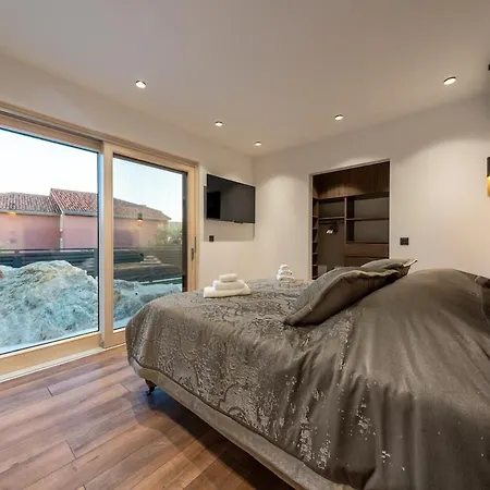 Smart Home, A Location, Heated Pool - Saya Excelsior * Zminjevaca