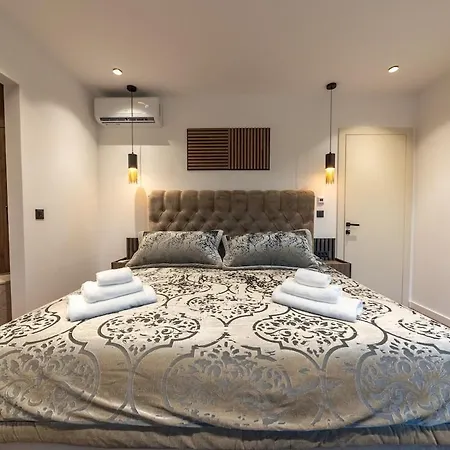 Smart Home, A Location, Heated Pool - Saya Excelsior Villa