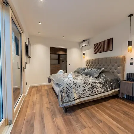 Smart Home, A Location, Heated Pool - Saya Excelsior Villa