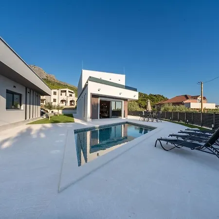 Smart Home, A Location, Heated Pool - Saya Excelsior *